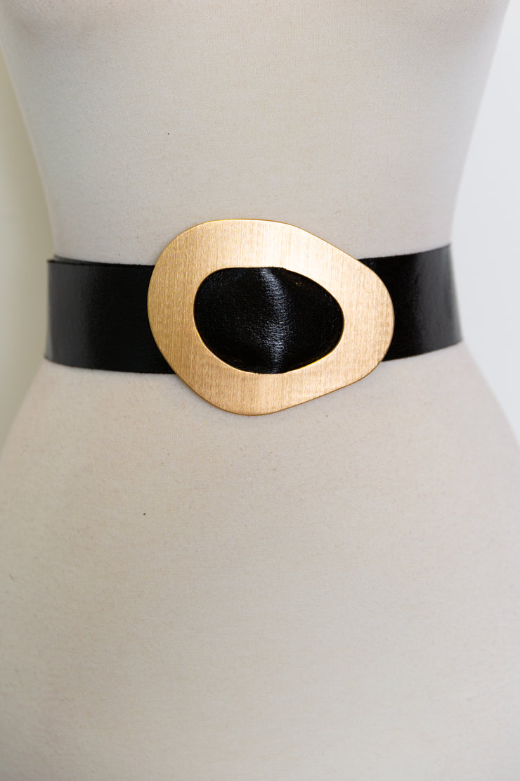 Metallic Italian Vegan Leather Oval Belt “black”