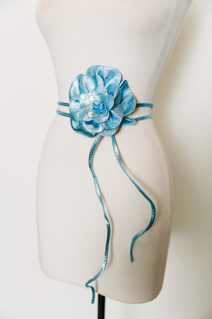 Metallic Italian Leather Flower Belt (Ice)