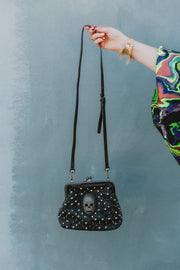 Skull Stud Clutch